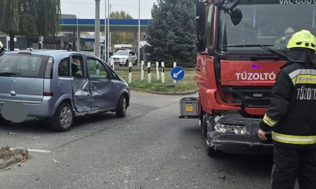 Baleset érte a Vác–Göd Önkéntes Tűzoltó Egyesület autóját, segítséget kérnek a javításhoz