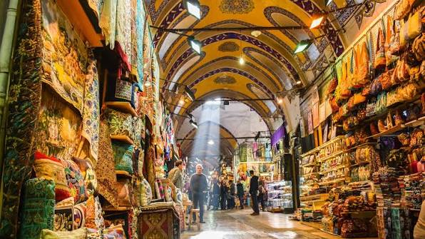 A turisták többsége nem is sejti, mi rejtőzik Isztambul 600 éves bazárja mögött
