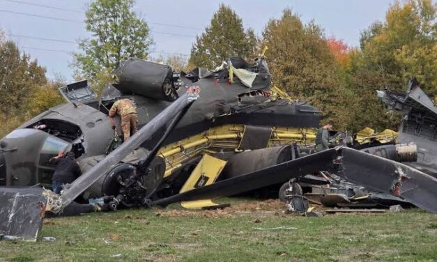 Videón a megdöbbentő pillanatok: lezuhant az EU békefenntartó helikoptere, négyen meghaltak